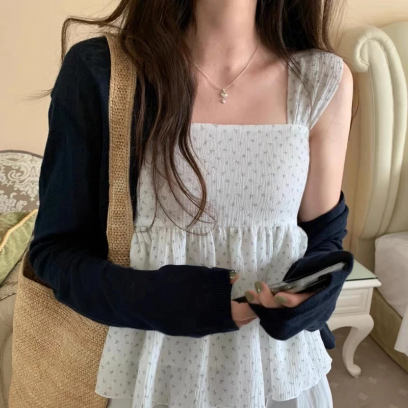 Sweet Casual Style Korean Floral Print Sleeveless Vest Top Breathable Comfortable Summer New Arrival Women's Shirt
Sweet Casual Style Korean Floral Print Sleeveless Vest Top Breathable Comfortable Summer New Arrival Women's Shirt