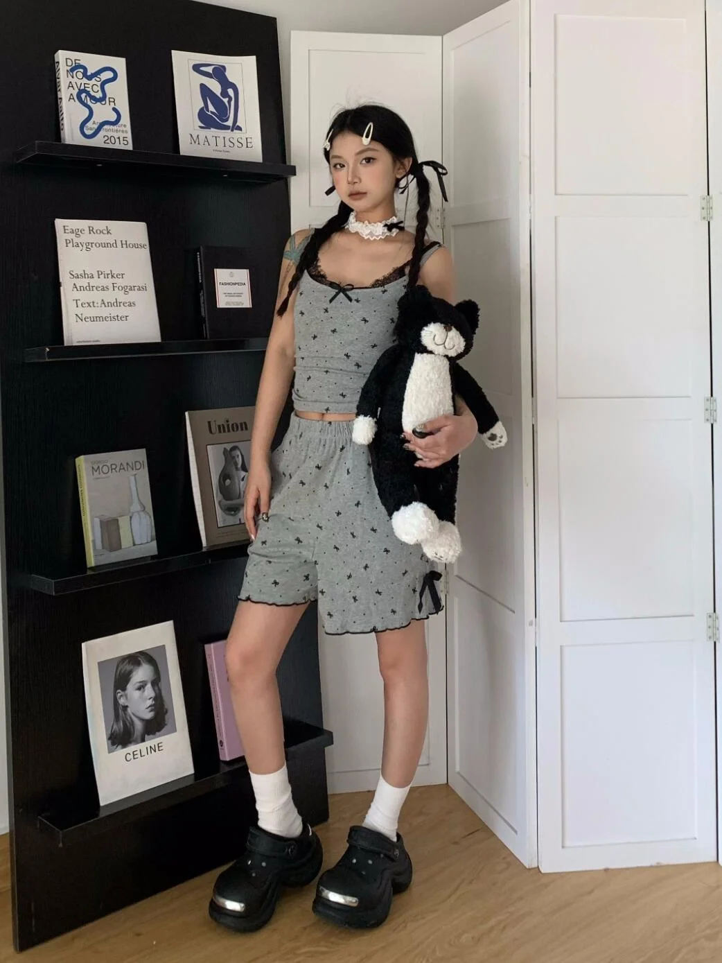 Y2K Aesthetic Sweet Summer Comfortable Loungewear Two Piece Women's Star Print Lace Trim Pajama Set Sleeveless Cami + Shorts
Y2K Aesthetic Sweet Summer Comfortable Loungewear Two Piece Women's Star Print Lace Trim Pajama Set Sleeveless Cami + Shorts