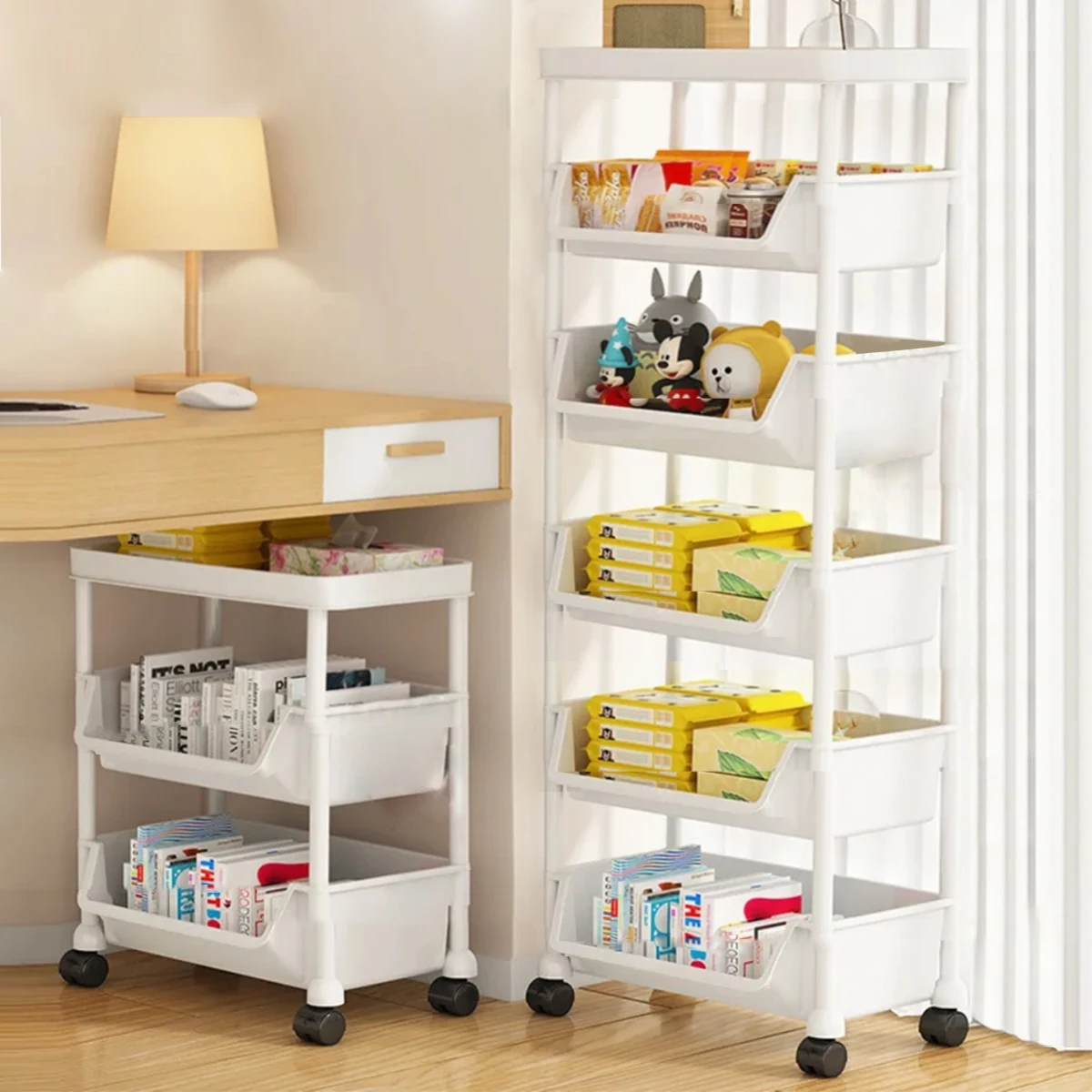 Пятихуровневая тележка для хранения подходит для учебы, живых закусок и разных вещей и оснащений вертикальной полки.
Пятихуровневая тележка для хранения подходит для учебы, живых закусок и разных вещей и оснащений вертикальной полки.