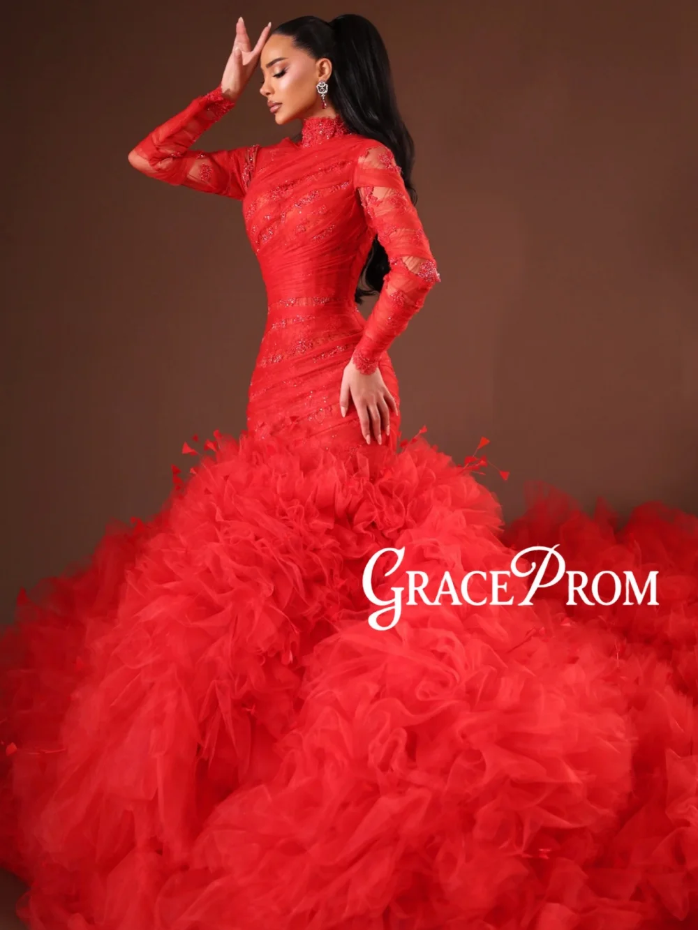 Red Ruffled Beaded Lace Evening Dress Modern Stylish High Collar Wedding Party Gown Customized Mermaid Long Red Carpet Gowns
Red Ruffled Beaded Lace Evening Dress Modern Stylish High Collar Wedding Party Gown Customized Mermaid Long Red Carpet Gowns