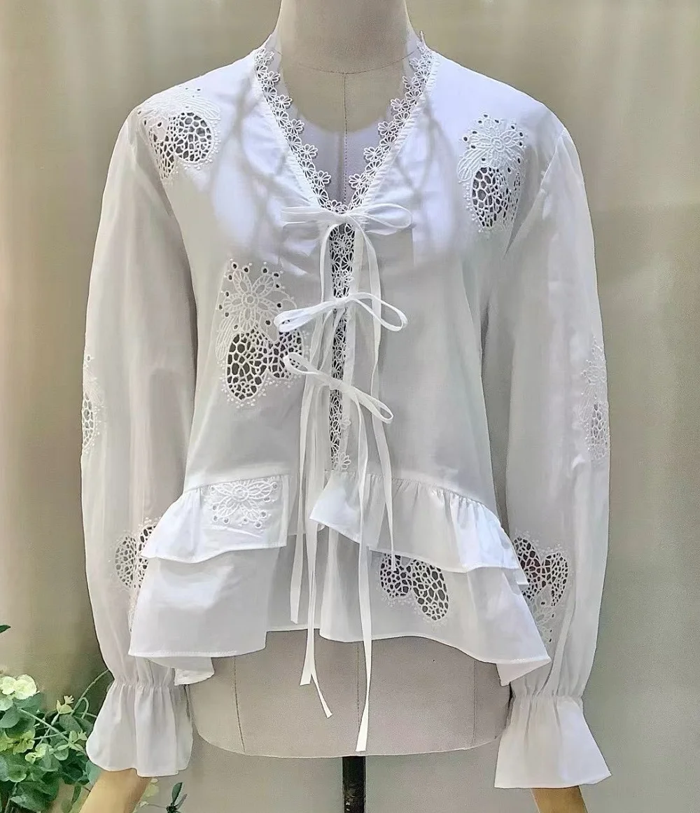 Новые дизайнерские блузки высшего качества 2026: весенне-летний стиль, женские рубашки с вышивкой, кружевом и расклешенными рукавами
Новые дизайнерские блузки высшего качества 2026: весенне-летний стиль, женские рубашки с вышивкой, кружевом и расклешенными рукавами