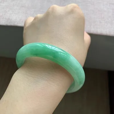 Natural Myanmar Jade Jade 54mm-62mm bracelet Princess jewelry bracelet send mom send girlfriend gift
Natural Myanmar Jade Jade 54mm-62mm bracelet Princess jewelry bracelet send mom send girlfriend gift