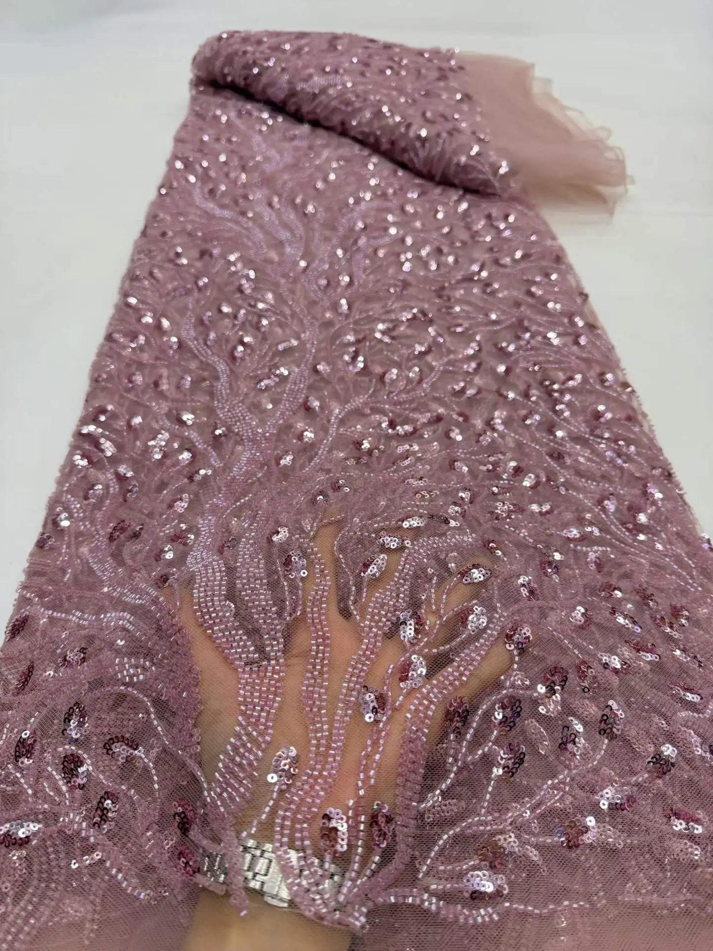 High Quality African Sequins Tulle Embroidered Groom Lace Fabric Beaded Sequins Lace Fabric For Nigerian Wedding
High Quality African Sequins Tulle Embroidered Groom Lace Fabric Beaded Sequins Lace Fabric For Nigerian Wedding