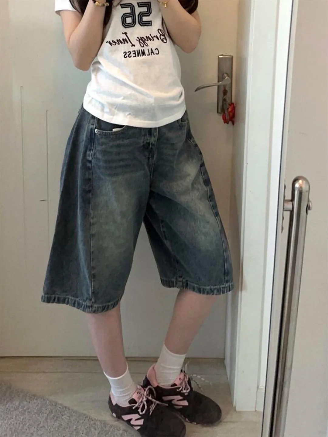 Summer 2026 High Waist Wide Leg Thin Denim Jeans Women's Slim Fit Five-Point Retro Lazy Style Loose American Series Jeans
Summer 2026 High Waist Wide Leg Thin Denim Jeans Women's Slim Fit Five-Point Retro Lazy Style Loose American Series Jeans
