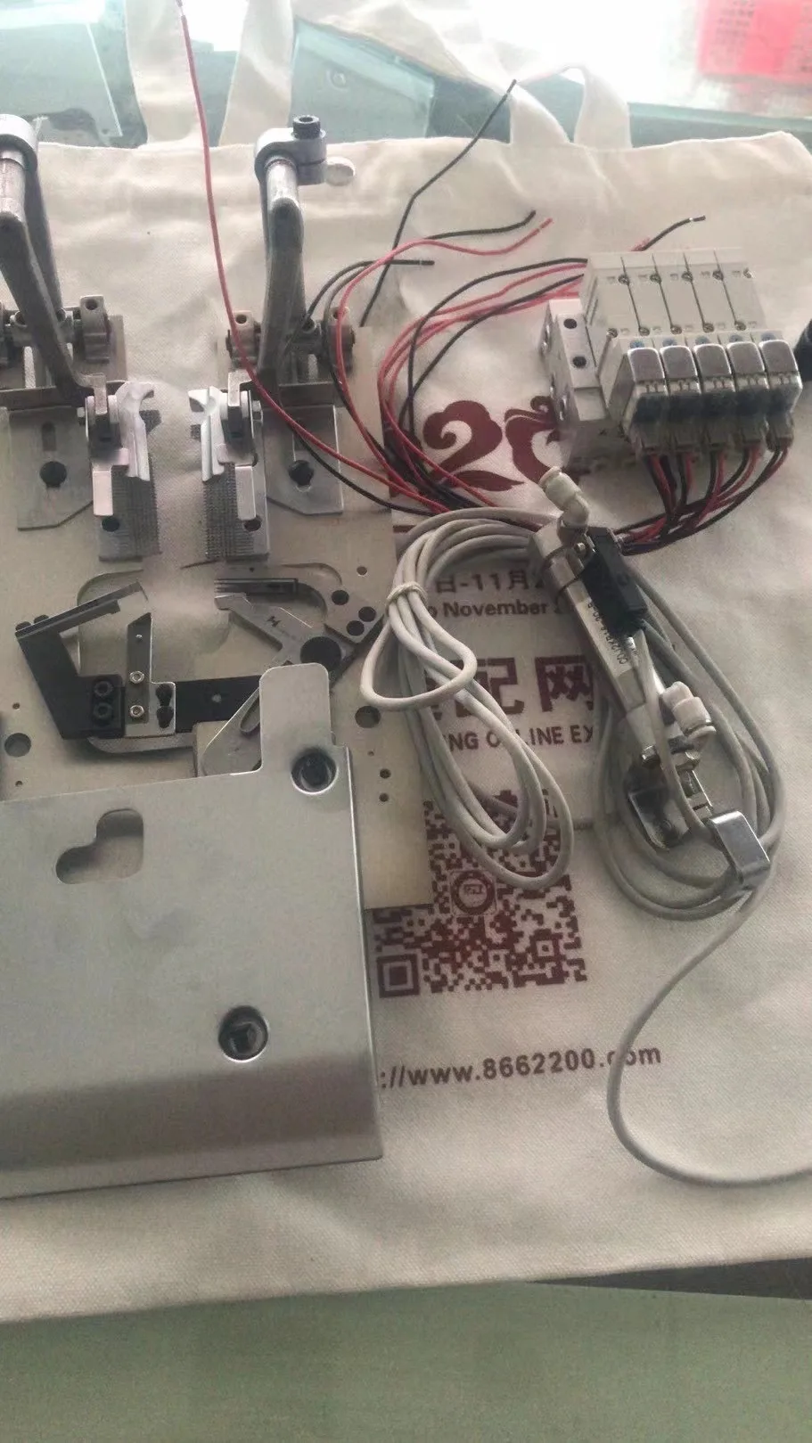 Brother 980-01 work clamp plate assy device industrial sewing machine parts
Brother 980-01 work clamp plate assy device industrial sewing machine parts