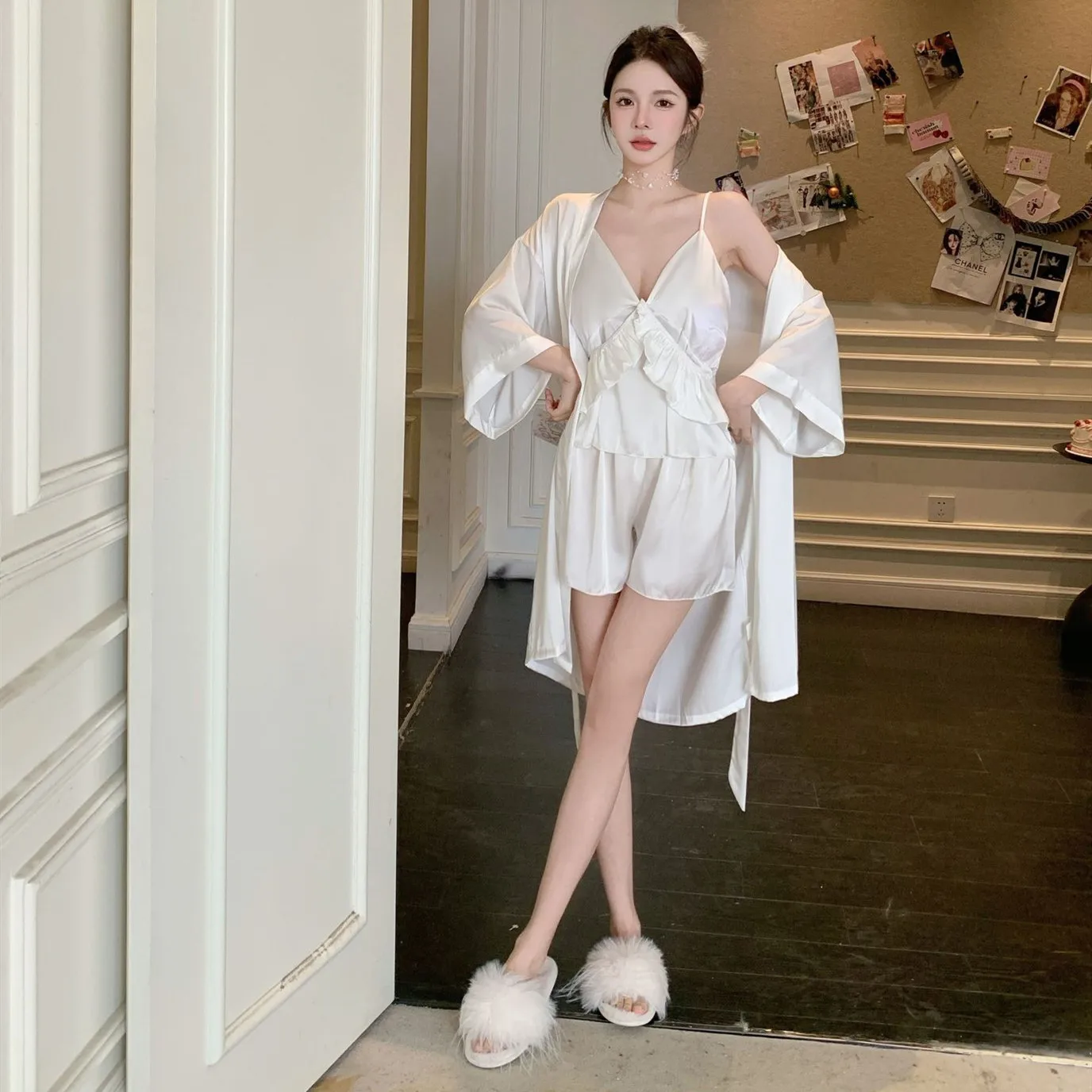 Women's 3PCS Pajamas Suit Sexy Robe Ruffles Cami Top Shorts Sleepwear Spring Summer Silk Satin Nightwear Loungewear
Women's 3PCS Pajamas Suit Sexy Robe Ruffles Cami Top Shorts Sleepwear Spring Summer Silk Satin Nightwear Loungewear