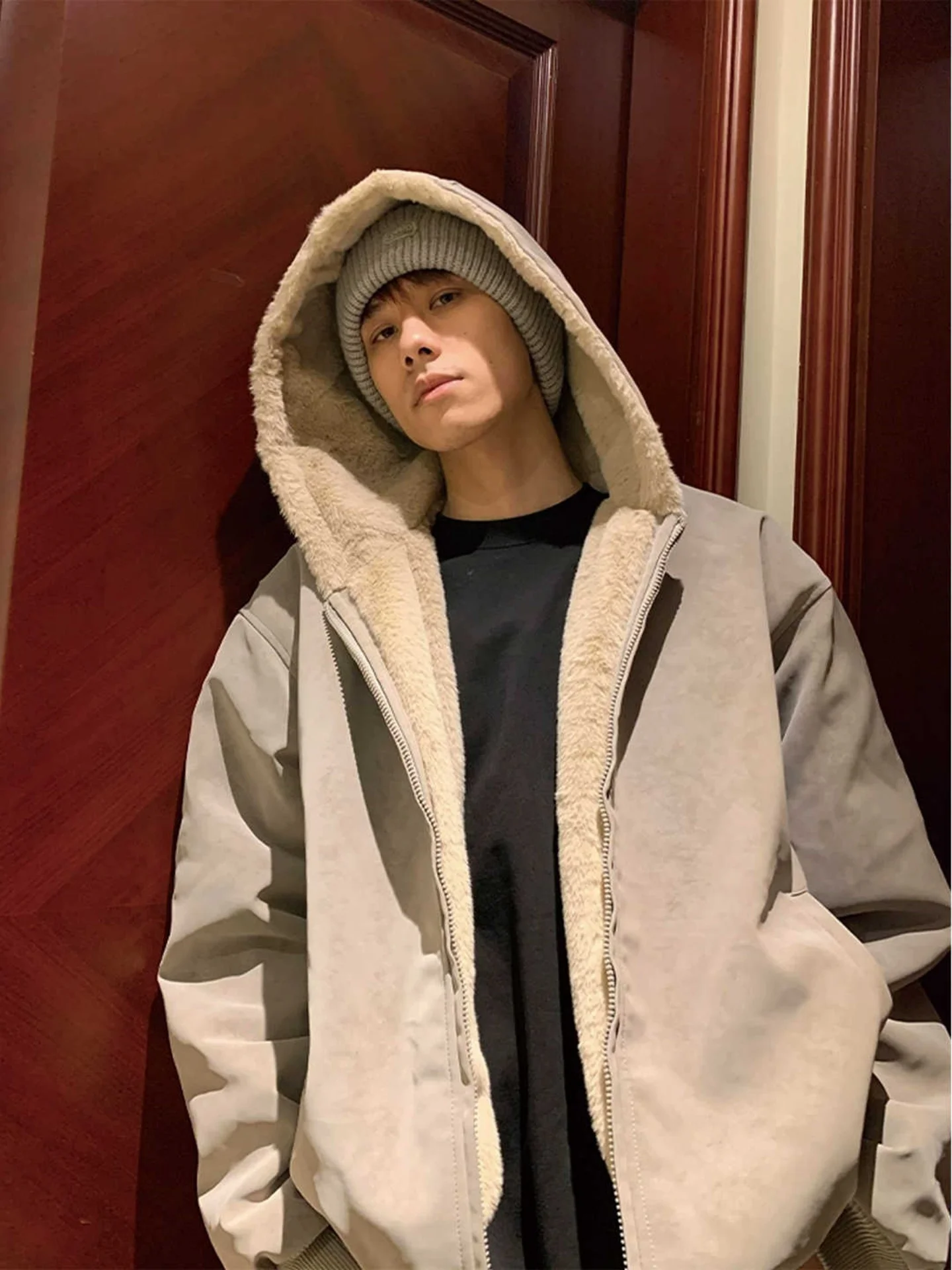 Мужская зимняя куртка с капюшоном и воротником из овечьей шерсти, утепленная, молодежная, модная, теплая, из полиэстера, с длинными рукавами, на молнии
Мужская зимняя куртка с капюшоном и воротником из овечьей шерсти, утепленная, молодежная, модная, теплая, из полиэстера, с длинными рукавами, на молнии