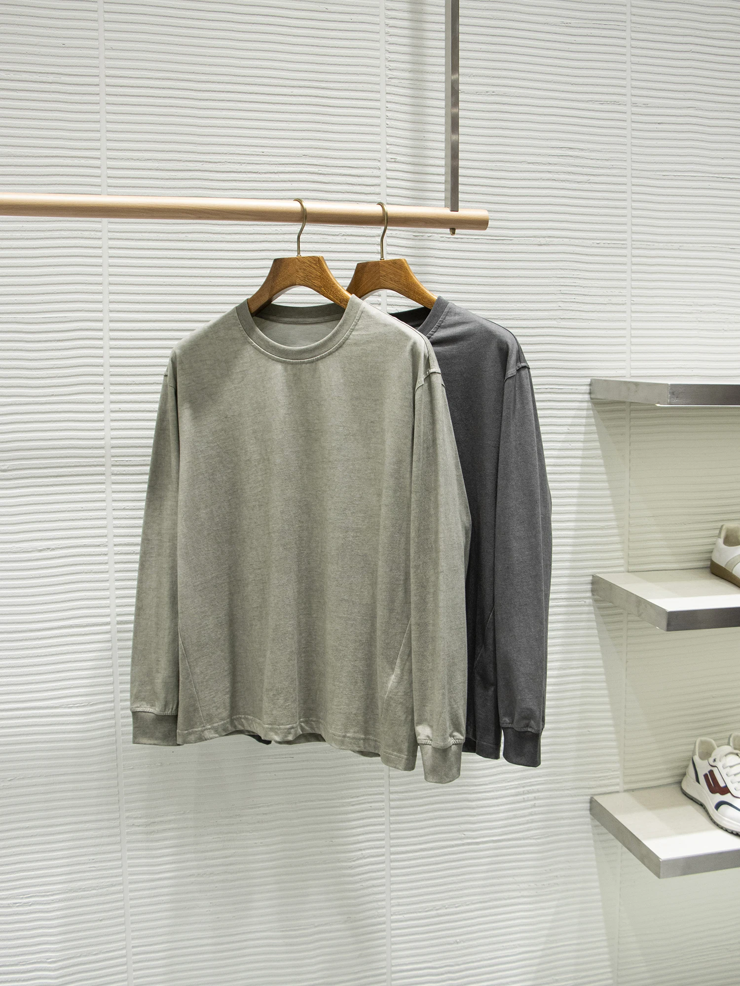 Loose Fit Long Sleeve Knitted T-Shirt Double Sided Cotton Mélange Dyeing Process round Neck Casual Urban Style for Young Men
Loose Fit Long Sleeve Knitted T-Shirt Double Sided Cotton Mélange Dyeing Process round Neck Casual Urban Style for Young Men