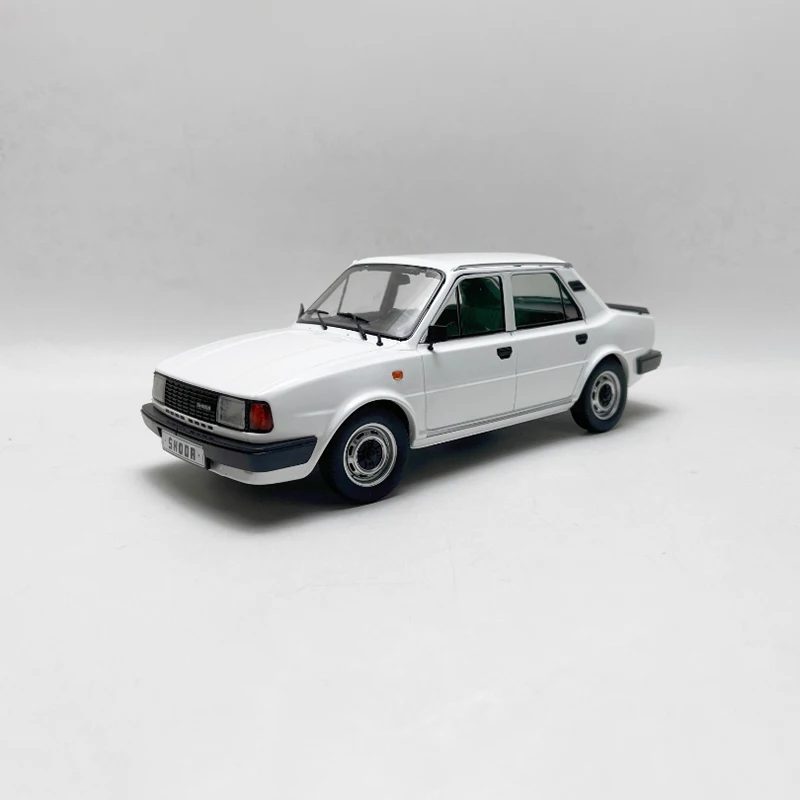 Diecast 1:18 Scale SKODA 120 L LIMITED EDITION Alloy Simulation Car Model Collection Souvenir Gift Static Display
Diecast 1:18 Scale SKODA 120 L LIMITED EDITION Alloy Simulation Car Model Collection Souvenir Gift Static Display