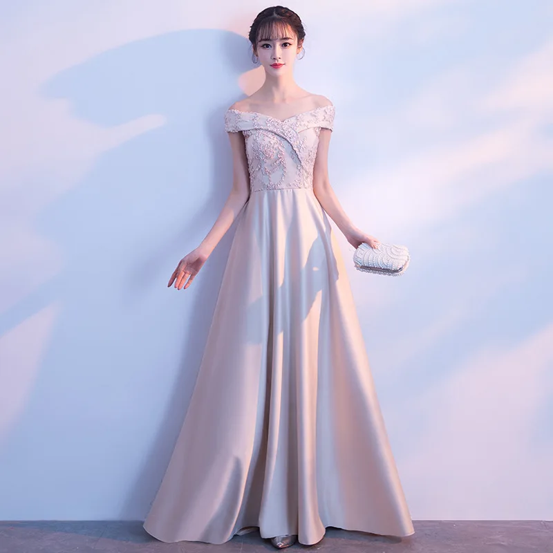 Champagne Floral Lace Off‑the‑Shoulder A‑Line Evening Dress Floor‑Length Satin Formal Gown
Champagne Floral Lace Off‑the‑Shoulder A‑Line Evening Dress Floor‑Length Satin Formal Gown