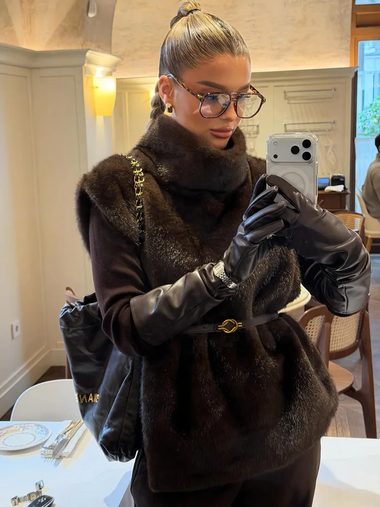 Tossy Fashion Autumn Turtleneck Vest Top For Women High Waist Sleeveless Solid Cropped Tank Top Commute Female Sweaters Vest New
Tossy Fashion Autumn Turtleneck Vest Top For Women High Waist Sleeveless Solid Cropped Tank Top Commute Female Sweaters Vest New