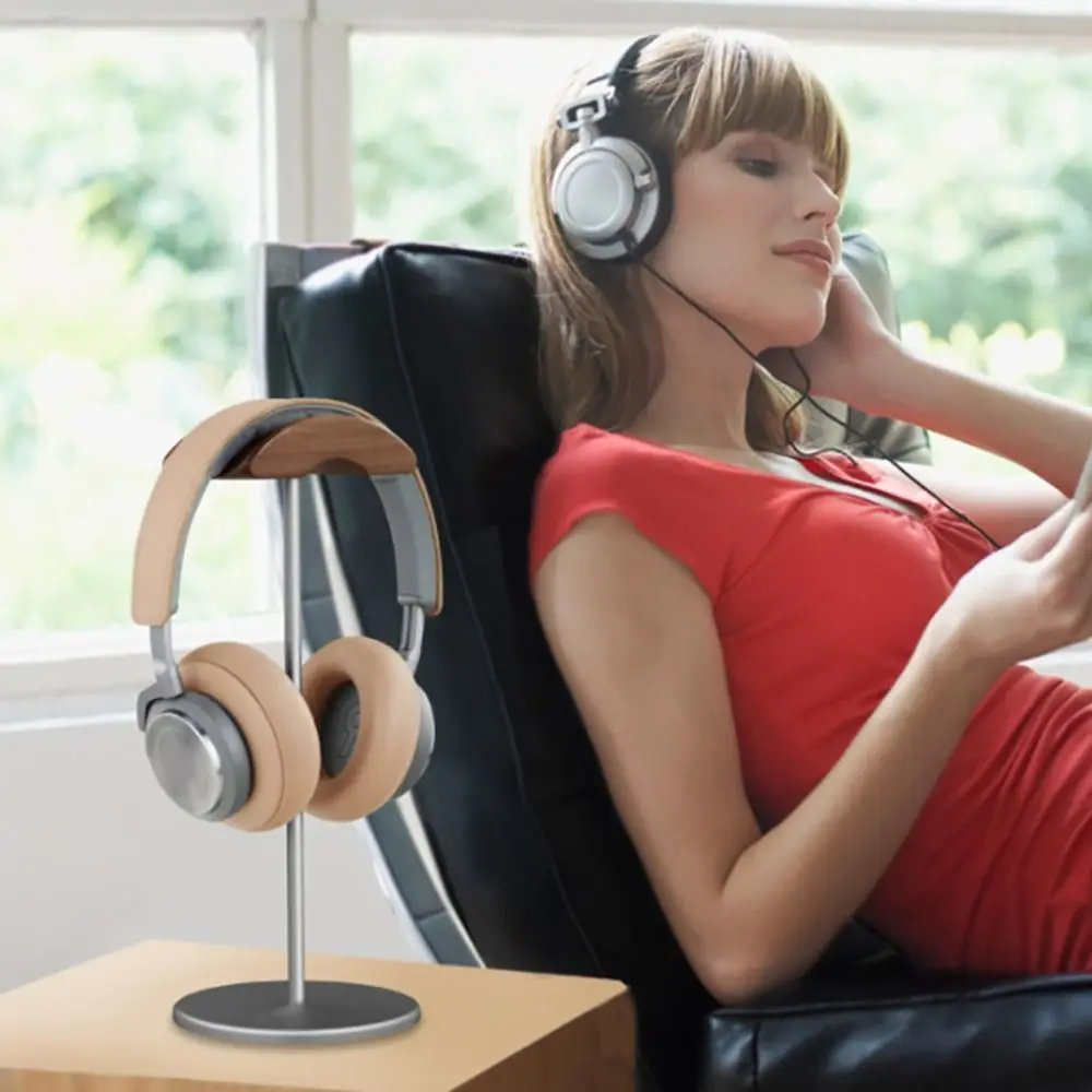 Walnut Wood Headphone Holder Aluminum Alloy Table Desk Display Gaming Headset Holder Solid Metal Base High Quality
Walnut Wood Headphone Holder Aluminum Alloy Table Desk Display Gaming Headset Holder Solid Metal Base High Quality
