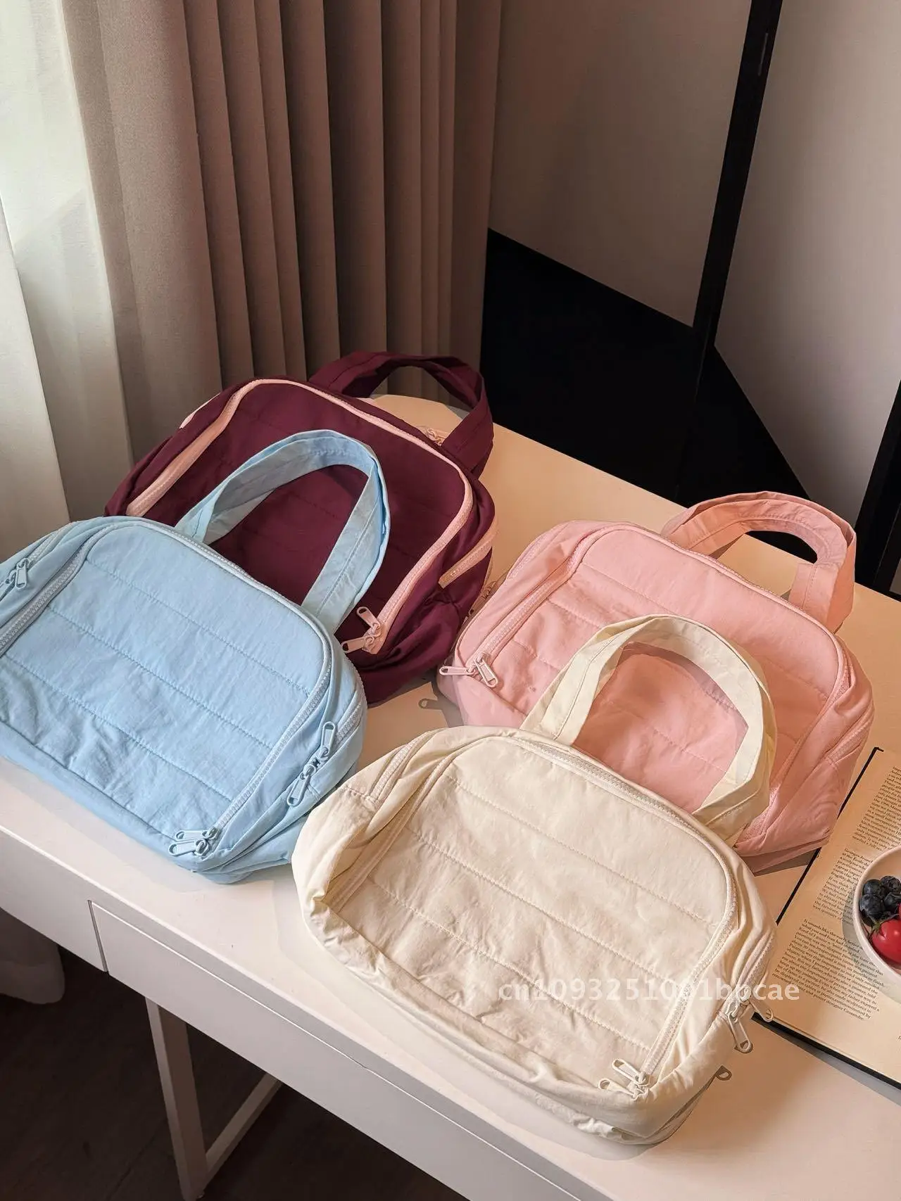 New Women's Double Open Cosmetic Bag Large Capacity Travel Toiletry Storage Portable High-end Macaron Color Solid Pattern
New Women's Double Open Cosmetic Bag Large Capacity Travel Toiletry Storage Portable High-end Macaron Color Solid Pattern