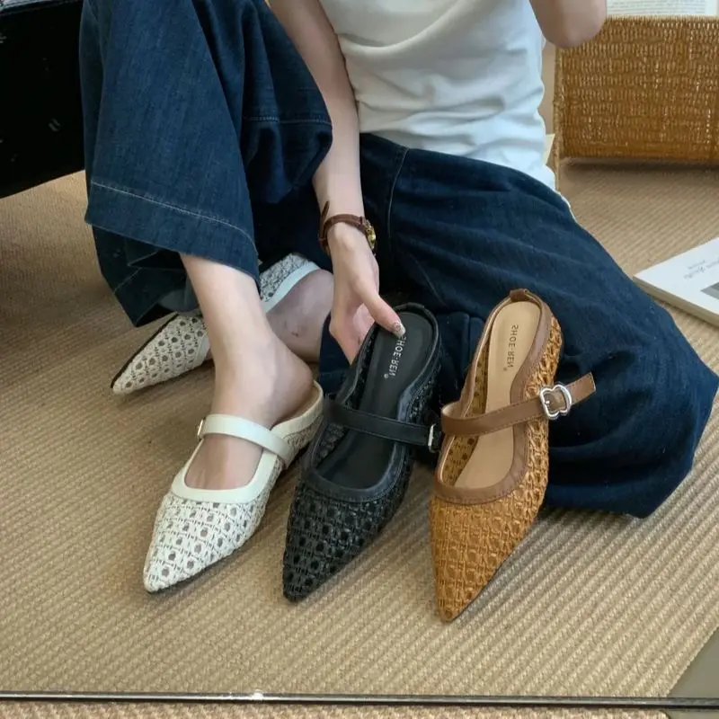 Женские туфли-лодочки на черном каблуке с острым носком и открытой пяткой, пористая летняя обувь, женская обувь на высоком каблуке на танкетке для отдыха
Женские туфли-лодочки на черном каблуке с острым носком и открытой пяткой, пористая летняя обувь, женская обувь на высоком каблуке на танкетке для отдыха