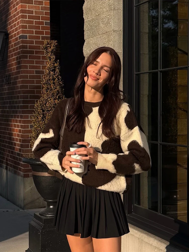 Casual Cow Print Knitted Pullover Women Chic Round Neck Full Sleeve Loose Short Sweater Lady New Daily Commute Street Knitwear
Casual Cow Print Knitted Pullover Women Chic Round Neck Full Sleeve Loose Short Sweater Lady New Daily Commute Street Knitwear