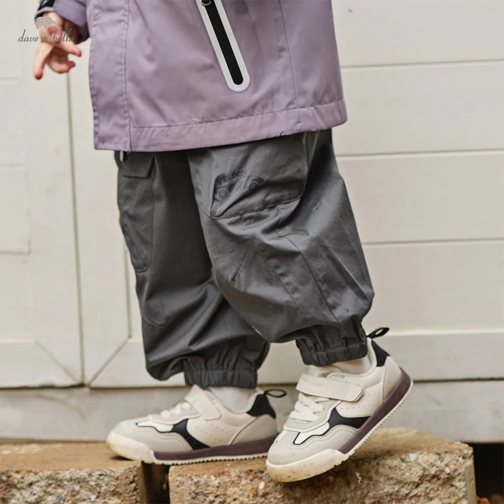 Детские брюки Dave Bella с эластичной резинкой на талии, одежда для мальчиков, весенне-осенние повседневные уличные брюки для детей, модные спортивные брюки DB1260176
Детские брюки Dave Bella с эластичной резинкой на талии, одежда для мальчиков, весенне-осенние повседневные уличные брюки для детей, модные спортивные брюки DB1260176