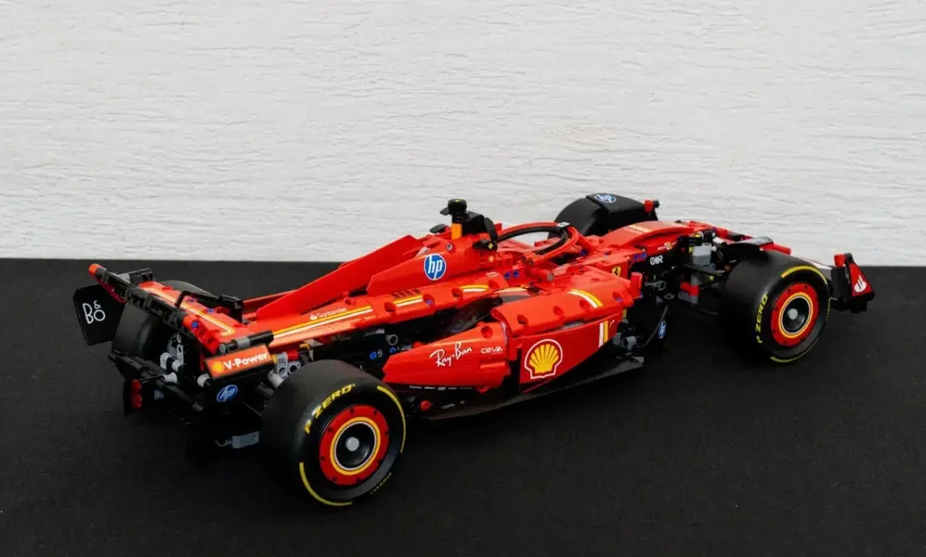 Machinery Group Red Bull Formula SF24 Игрушка для сборки гоночного спортивного автомобиля Formula, первый выбор для подарков, любимый мальчик
Machinery Group Red Bull Formula SF24 Игрушка для сборки гоночного спортивного автомобиля Formula, первый выбор для подарков, любимый мальчик