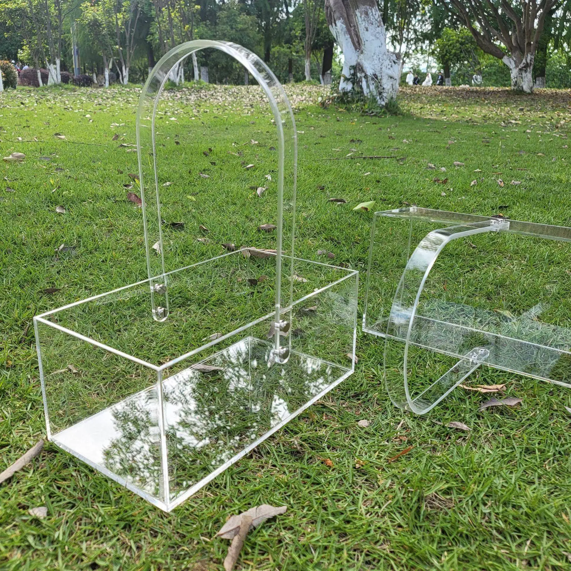Acrylic flower basket Christmas transparent flower portable gift box Qixi Festival bouquet gift box
Acrylic flower basket Christmas transparent flower portable gift box Qixi Festival bouquet gift box
