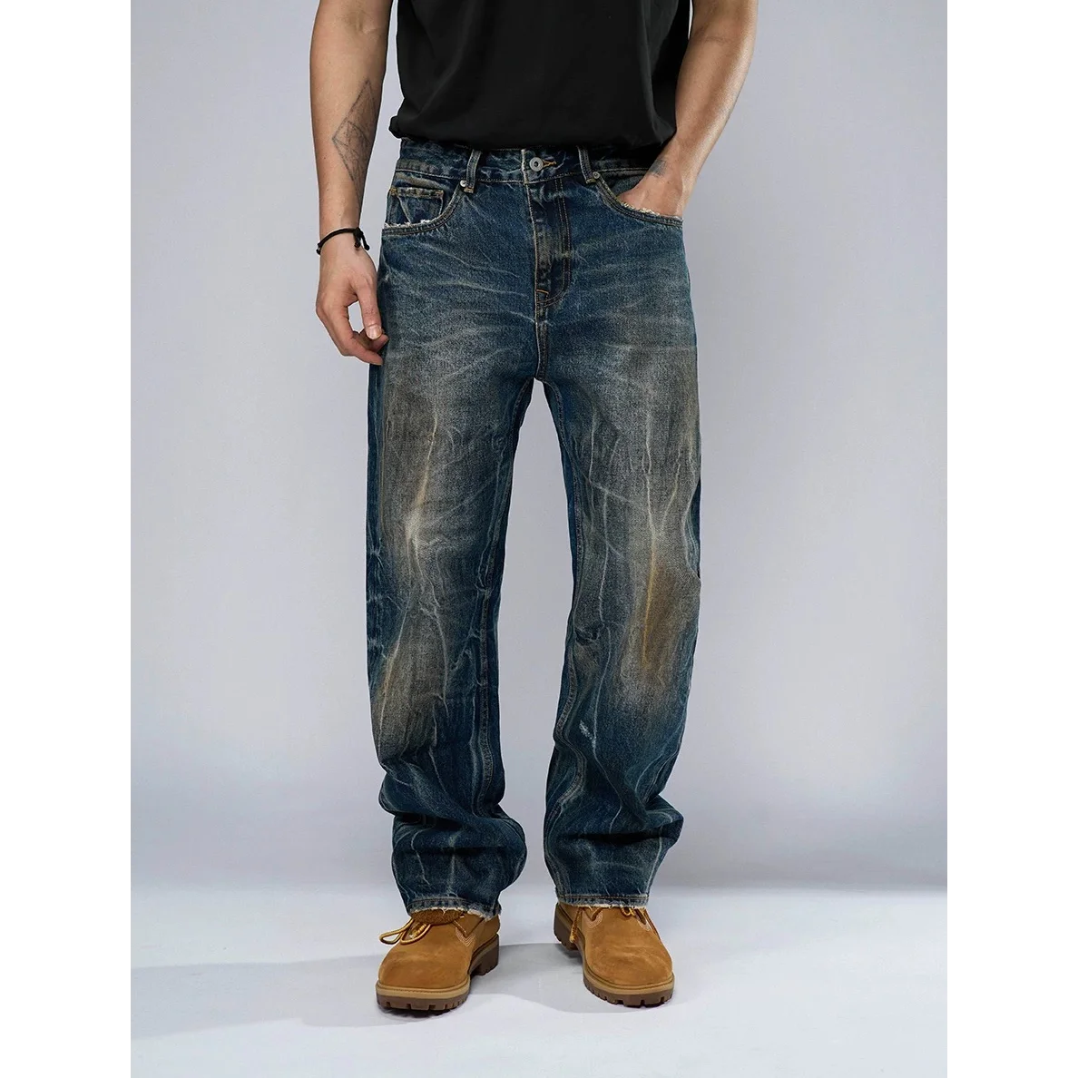 European and American style men's loose straight leg jeans, retro washed gradient denim pants, casual retro worn-out pants
European and American style men's loose straight leg jeans, retro washed gradient denim pants, casual retro worn-out pants