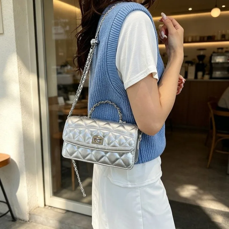 Elegant Ladies Diaper Bag Classic Designer Leather Handbag Crossbody Shoulder Bag Vintage Fashionable Trendy
Elegant Ladies Diaper Bag Classic Designer Leather Handbag Crossbody Shoulder Bag Vintage Fashionable Trendy