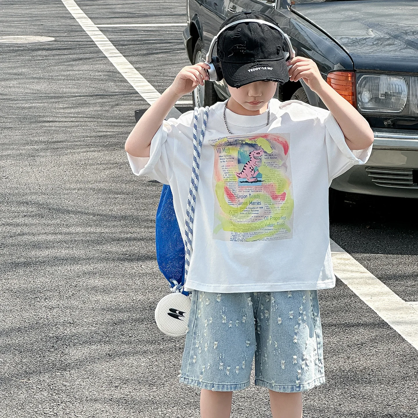 Boys' Summer Children's Korean Version 2025 New Summer Style Simple and Trendy Short Sleeved Five Quarter Jeans
Boys' Summer Children's Korean Version 2025 New Summer Style Simple and Trendy Short Sleeved Five Quarter Jeans