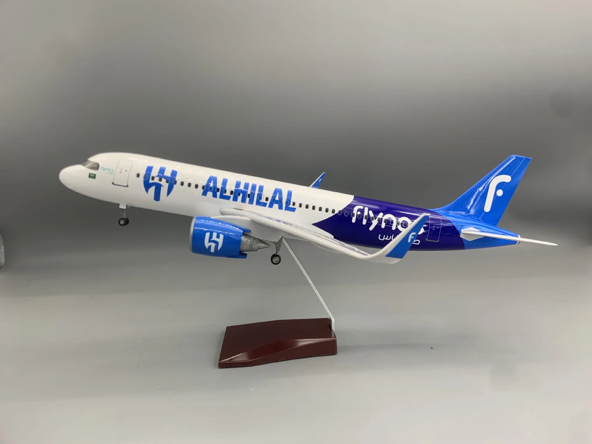 A320 Flynas 47cm Airplane Model Resin Static Saudi Nas A320neo plane model With Light And Wheel Aviation Enthusiasts Gifts
A320 Flynas 47cm Airplane Model Resin Static Saudi Nas A320neo plane model With Light And Wheel Aviation Enthusiasts Gifts
