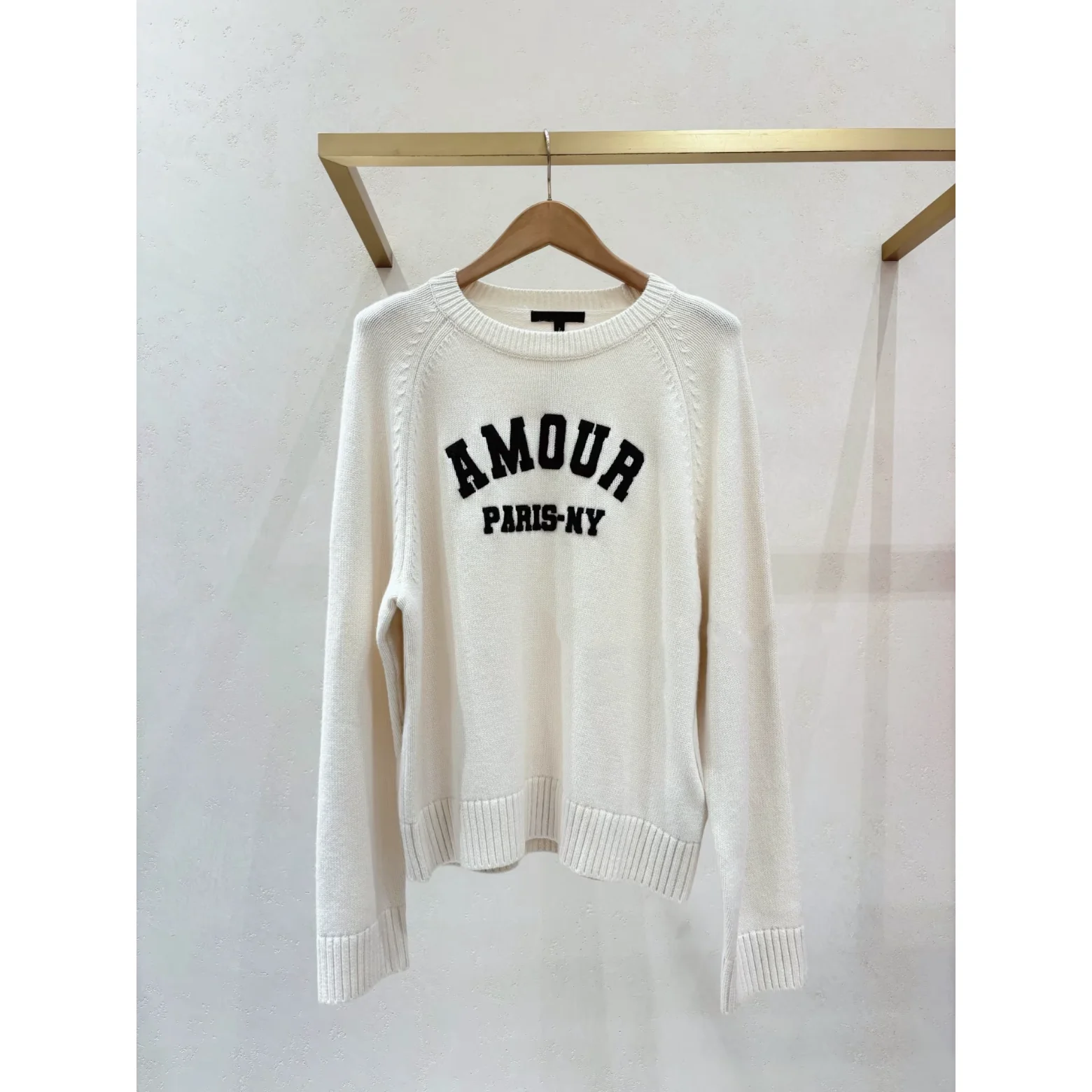 Heidd M Home 2025 Autumn Winter Simple Letter Embroidery White round Ne Knitted Sweater Women's Casual Cotton Long Sve
Heidd M Home 2025 Autumn Winter Simple Letter Embroidery White round Ne Knitted Sweater Women's Casual Cotton Long Sve