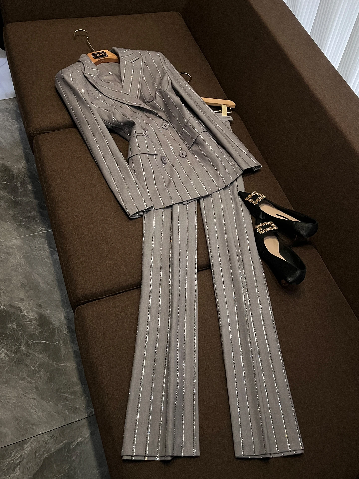 Elegant Slim Fit Grey Striped Double Breasted Sequin Heavy Duty Suit Pants Set Two Piece Set A08949 for Women over 35 Years Old
Elegant Slim Fit Grey Striped Double Breasted Sequin Heavy Duty Suit Pants Set Two Piece Set A08949 for Women over 35 Years Old