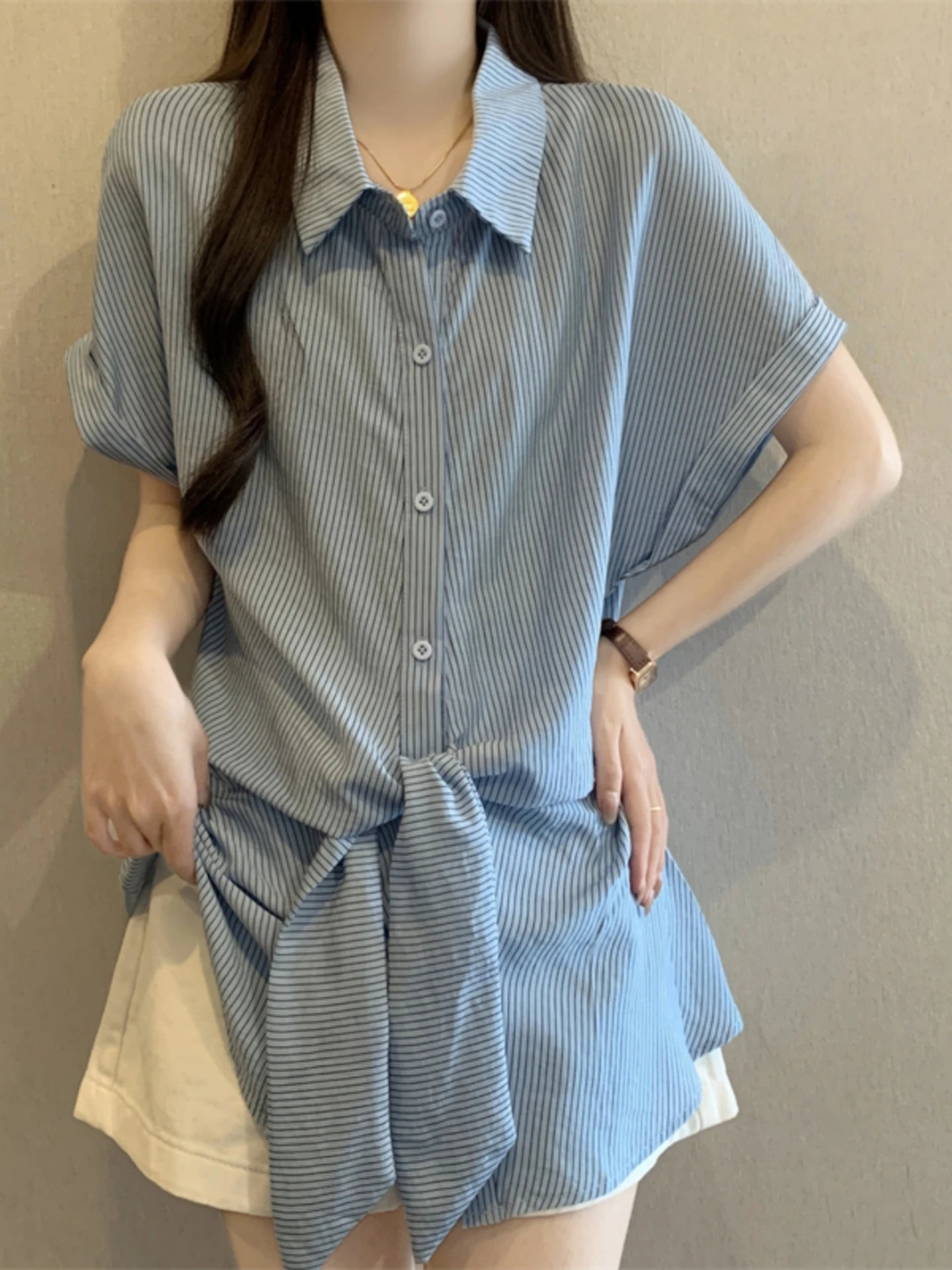 Slimming Striped Neck Short Sleeve Base Shirt Women Summer 2026 plus Size Conceal Belly Design Knot Top Korean Style
Slimming Striped Neck Short Sleeve Base Shirt Women Summer 2026 plus Size Conceal Belly Design Knot Top Korean Style