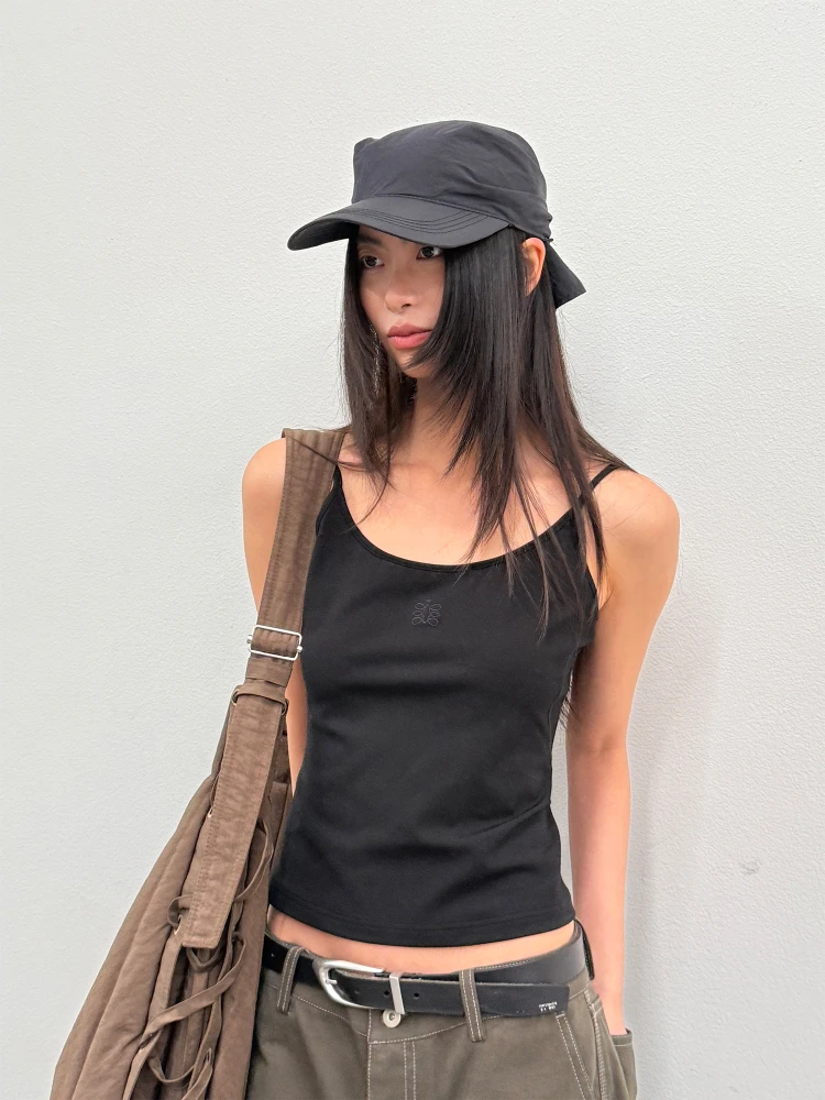 Вязаный жилет Roaringwild Svel Bla белого цвета, женская верхняя одежда, повседневный облегающий крой, модный летний топ с принтом
Вязаный жилет Roaringwild Svel Bla белого цвета, женская верхняя одежда, повседневный облегающий крой, модный летний топ с принтом