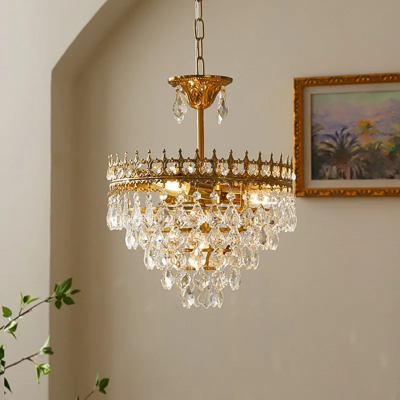 French luxury crystal chandelier, crown, retro European style living room, dining room, master bedroom, palace luxury lighting f
French luxury crystal chandelier, crown, retro European style living room, dining room, master bedroom, palace luxury lighting f