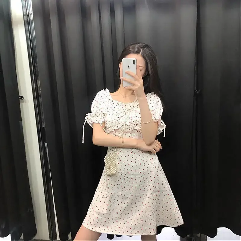 Women White Cottagecore Dress 2024 French Vintage Woman Dresses Summer High Waist Slim Body Clothes Floral Elastic Streetwear
Women White Cottagecore Dress 2024 French Vintage Woman Dresses Summer High Waist Slim Body Clothes Floral Elastic Streetwear