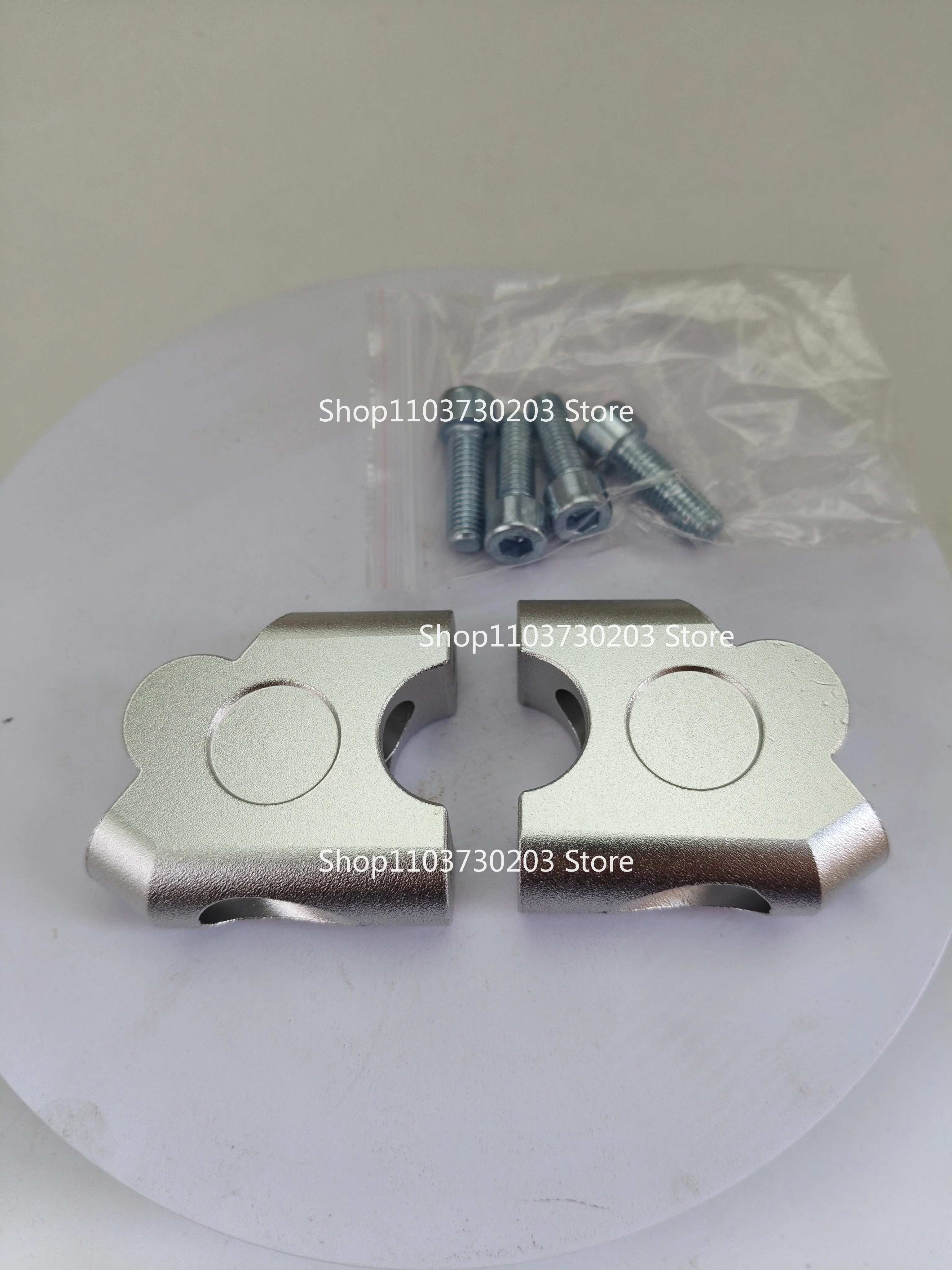 22MM Motorcycle Handlebar Riser Mount Seat Rear Slotted Fixed Bracket CNC Modified Parts
22MM Motorcycle Handlebar Riser Mount Seat Rear Slotted Fixed Bracket CNC Modified Parts