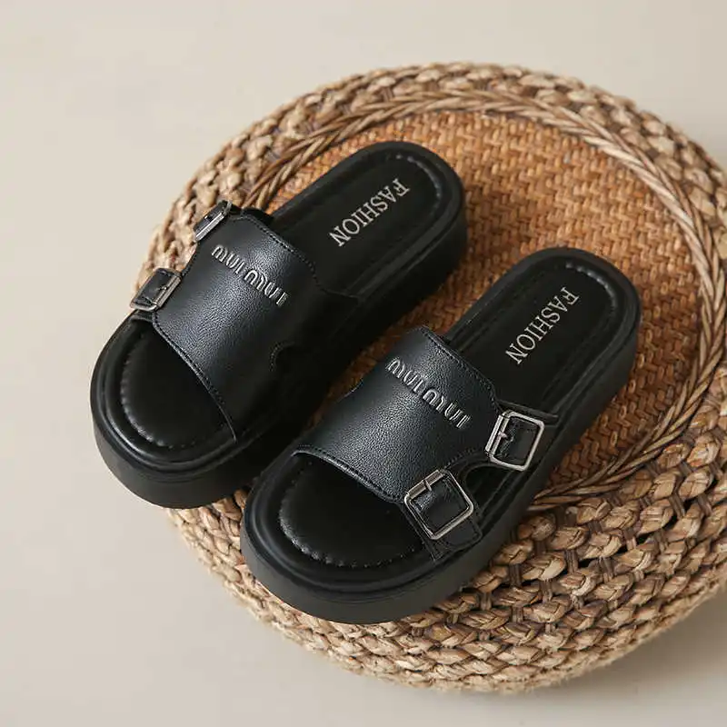 Нескользящие роскошные сандалии с ремешками, дизайнерская спортивная обувь для женщин, домашние тапочки, кроссовки для пар, высококачественный комплект
Нескользящие роскошные сандалии с ремешками, дизайнерская спортивная обувь для женщин, домашние тапочки, кроссовки для пар, высококачественный комплект