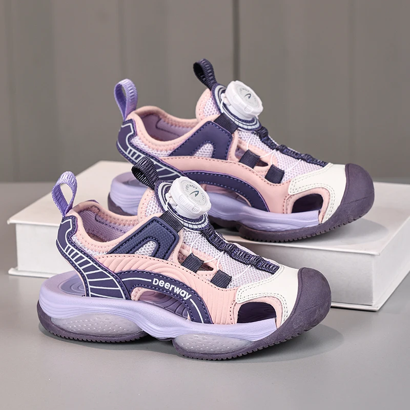 A pair of children's casual outdoor sandals with rotary buckle, non-slip shoes for daily outfits and summer activities DEH-D8637
A pair of children's casual outdoor sandals with rotary buckle, non-slip shoes for daily outfits and summer activities DEH-D8637