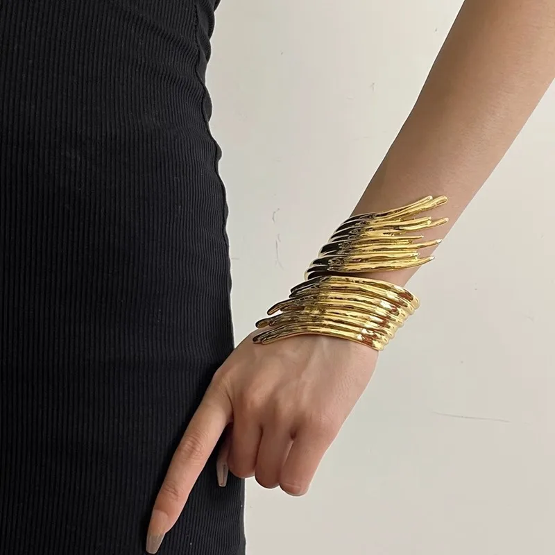 fashion large bracelet for women metal jewelry gold silver color
fashion large bracelet for women metal jewelry gold silver color