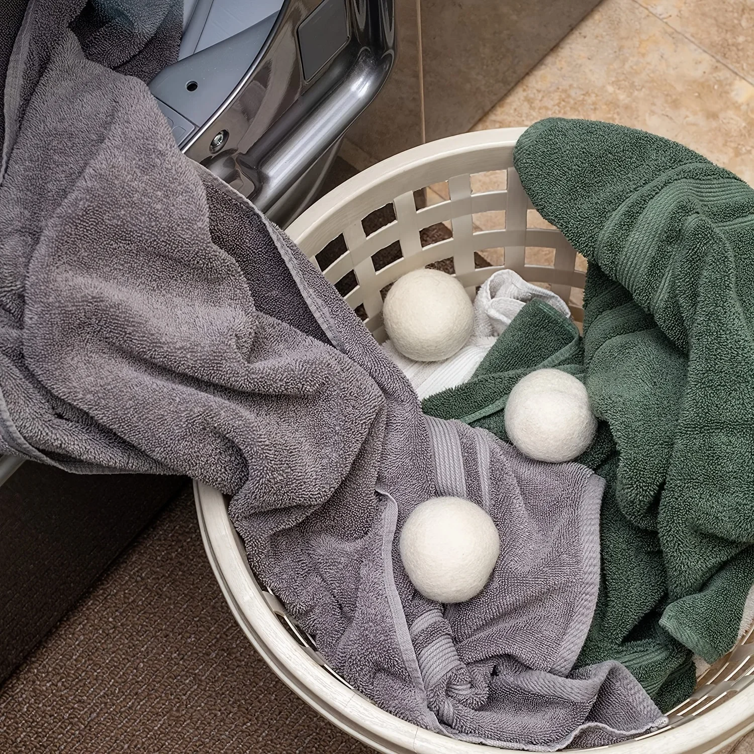 Dryer Balls Anti-Tangle Quick-Dry Laundry Balls, Wrinkle Prevention Textured Design for Delicates Down Jackets
Dryer Balls Anti-Tangle Quick-Dry Laundry Balls, Wrinkle Prevention Textured Design for Delicates Down Jackets