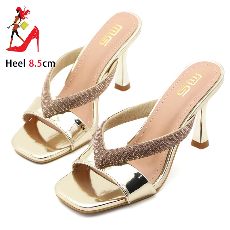 Summer New Gold High Heel Slippers Women Plus Size Sexy Hollow 8.5CM High Heels Non-Slip Ladies Shoes Bling Rhinestone Sandals
Summer New Gold High Heel Slippers Women Plus Size Sexy Hollow 8.5CM High Heels Non-Slip Ladies Shoes Bling Rhinestone Sandals