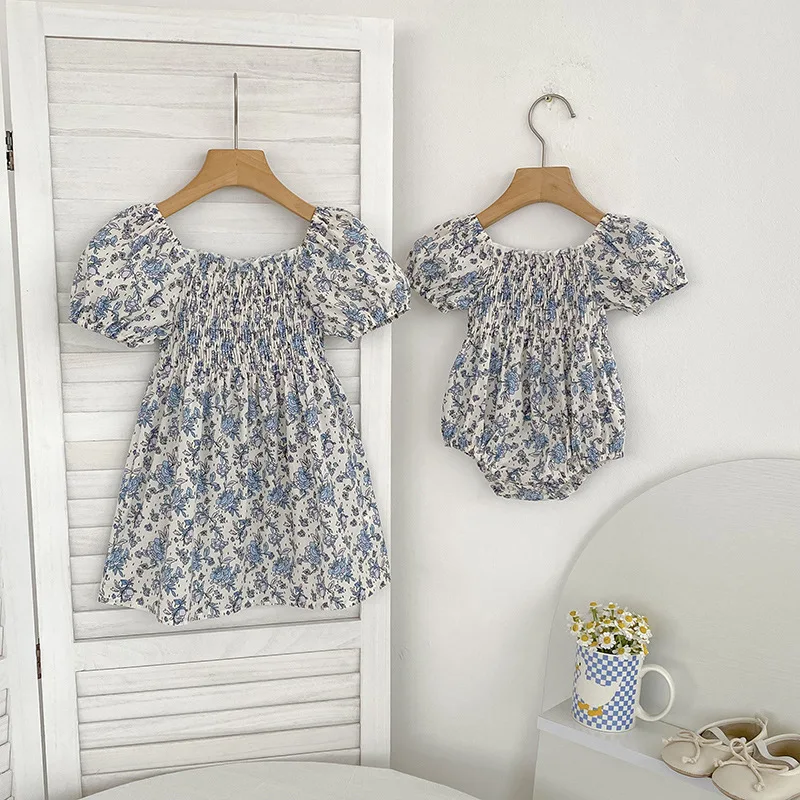 Spanish Girls Sister Clothes Summer Sister Newborn Toddler Baby Smock Rompers Sweet Baby Girls Blue Flowers Kids Princess Dress
Spanish Girls Sister Clothes Summer Sister Newborn Toddler Baby Smock Rompers Sweet Baby Girls Blue Flowers Kids Princess Dress