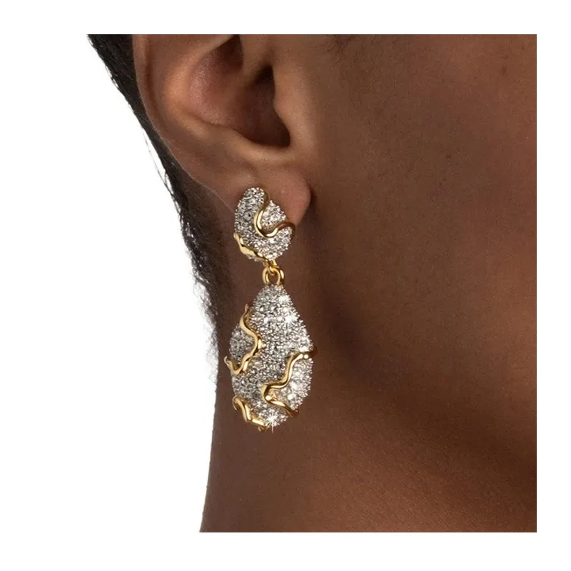 Ghost Talent New Earrings Light Luxury Full Diamond Earrings Copper Plated Real Gold Designer New Needles
Ghost Talent New Earrings Light Luxury Full Diamond Earrings Copper Plated Real Gold Designer New Needles