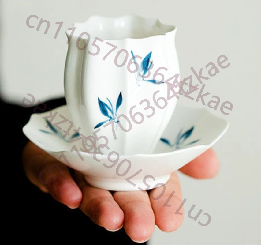 Керамическая чашка для чая «Орхидея» с подставкой-подушкой и блюдцем, подарочная чашка для чая в стиле Кунг-фу
Керамическая чашка для чая «Орхидея» с подставкой-подушкой и блюдцем, подарочная чашка для чая в стиле Кунг-фу