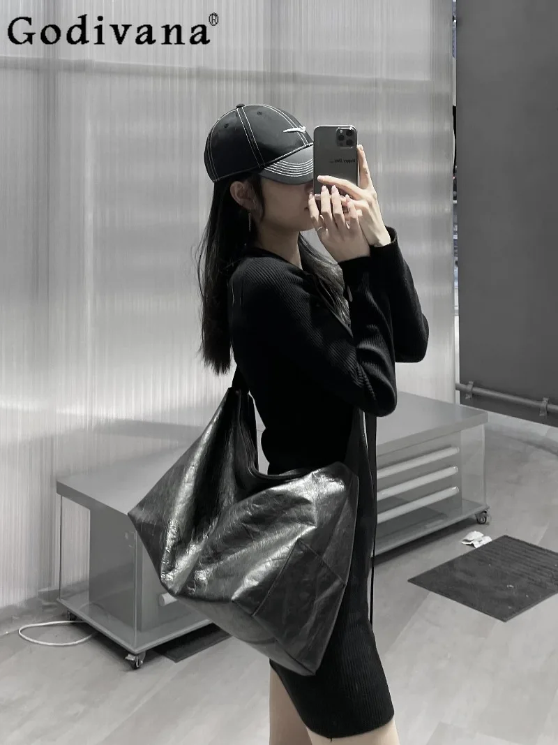 Fashion Japanese Original Large-capacity Commuting Versatile Messenger Bag Leisure Sports Fitness Travel Black Shoulder Bag
Fashion Japanese Original Large-capacity Commuting Versatile Messenger Bag Leisure Sports Fitness Travel Black Shoulder Bag