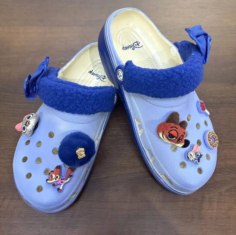 Новые легкие нескользящие летние шлепанцы и сандалии Disney Stitch из ЭВА для пляжа, дома и сада – Хит продаж
Новые легкие нескользящие летние шлепанцы и сандалии Disney Stitch из ЭВА для пляжа, дома и сада – Хит продаж