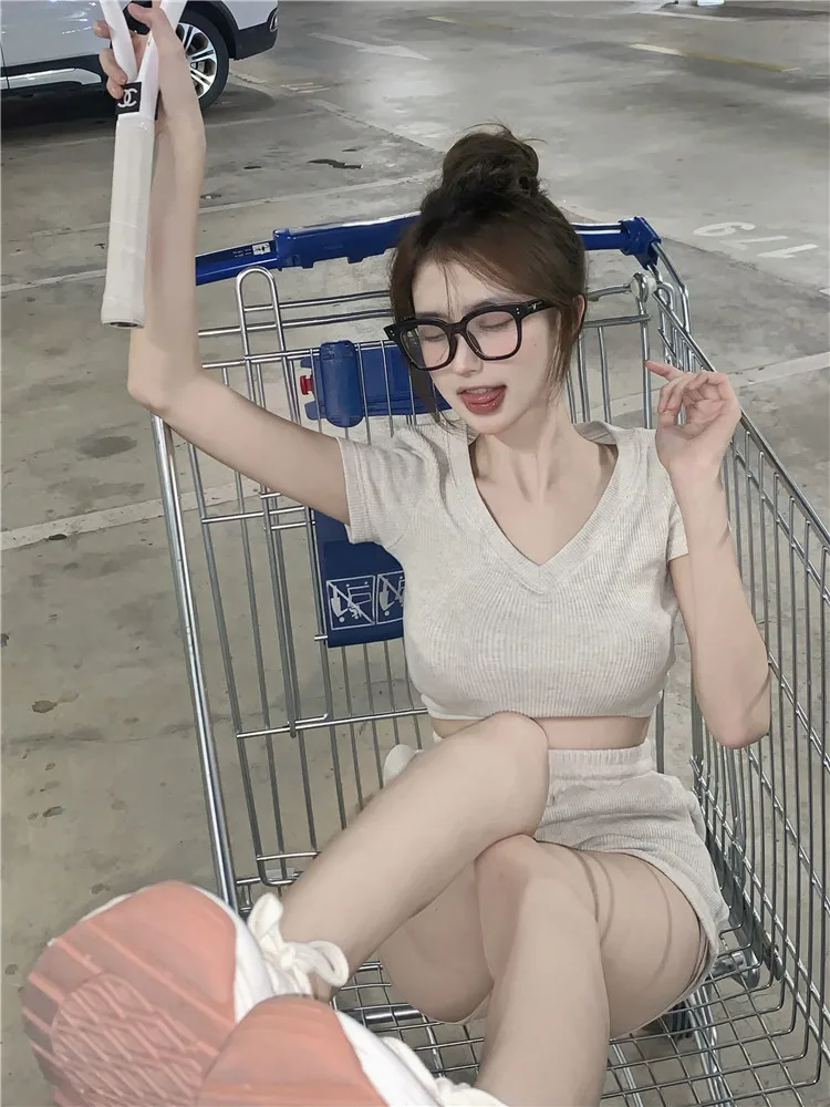 Spring Fashionable Sportswear Set Women's Short Fit T-shirt Top And High-waist Short Pants Breathable Casual Outfit Two-piece...
Spring Fashionable Sportswear Set Women's Short Fit T-shirt Top And High-waist Short Pants Breathable Casual Outfit Two-piece...