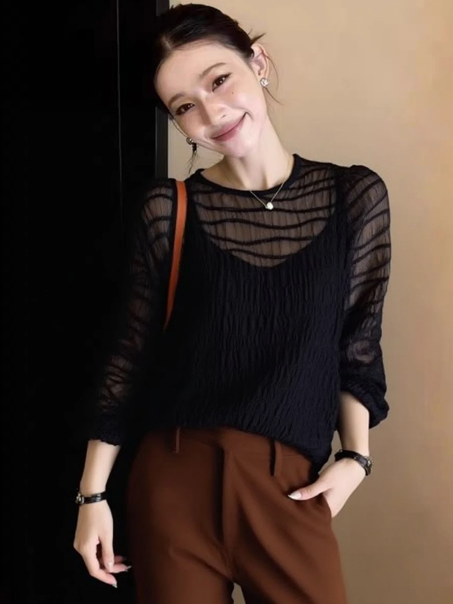 Ele Loose Casual Chiffon Top Long Sve Versatile Design Spring 2026 Faionable European Sle Silk Women's irt
Ele Loose Casual Chiffon Top Long Sve Versatile Design Spring 2026 Faionable European Sle Silk Women's irt