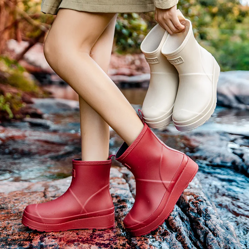 Waterproof Rain Boots Women's Short Tube Fleece Lined Mid-Calf Men's Anti-Slip Boot Couples Students Rubber Shoes
Waterproof Rain Boots Women's Short Tube Fleece Lined Mid-Calf Men's Anti-Slip Boot Couples Students Rubber Shoes