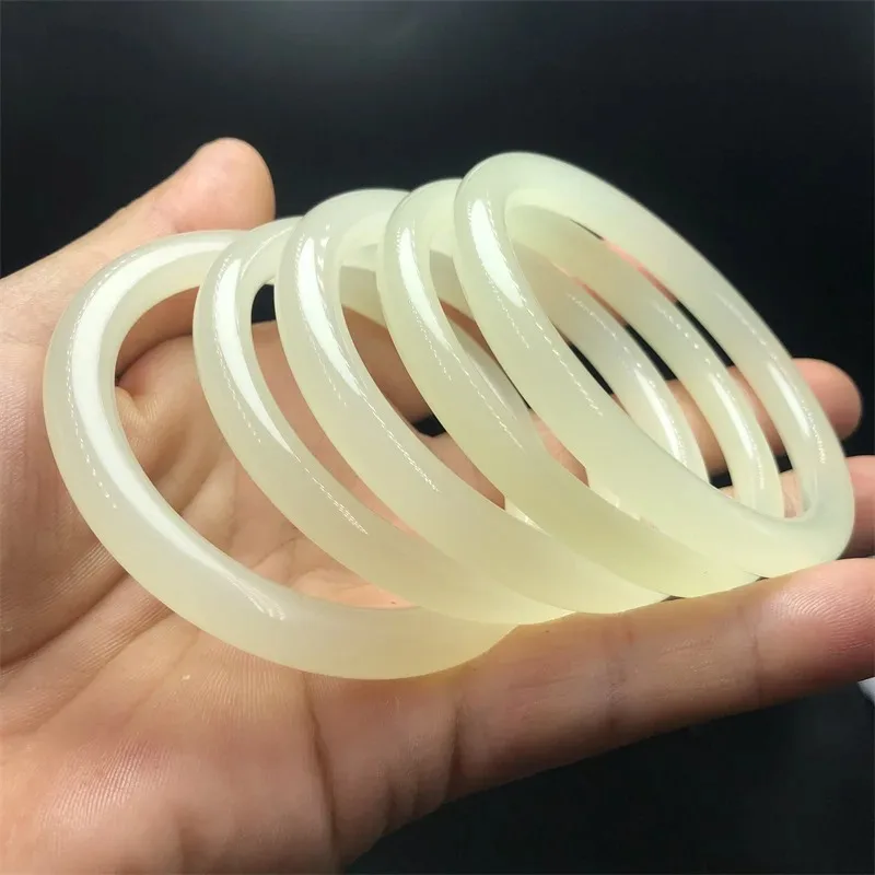 Natural Blue White Hand Carved Thin Round Jade Bracelet Fashion Boutique Jewelry Men and Women Round Bracelet Gift
Natural Blue White Hand Carved Thin Round Jade Bracelet Fashion Boutique Jewelry Men and Women Round Bracelet Gift
