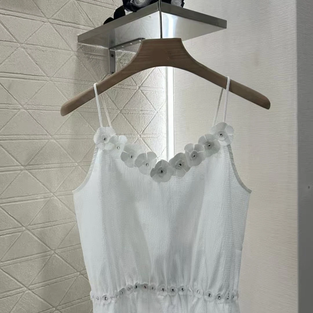 2026 Early Spring 3D Rhinestone Camellia Bustier Tank Top with Slim Spaghetti Straps
2026 Early Spring 3D Rhinestone Camellia Bustier Tank Top with Slim Spaghetti Straps