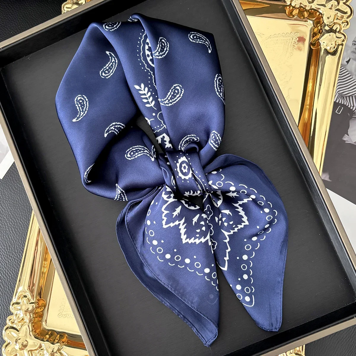 70*70cm Women Summer Luxury Fashion Print Scarf Soft Satin Hairband Neckerchief Tie Female Headband Foulard 2025 Casual
70*70cm Women Summer Luxury Fashion Print Scarf Soft Satin Hairband Neckerchief Tie Female Headband Foulard 2025 Casual