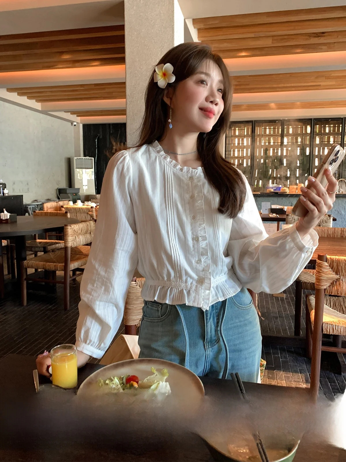 Sisilyon French Style Cotton Blend Short Sleeve White Shirt Women's Chic Floral Trim Shirt Breathable Comfortable Korean Fashion
Sisilyon French Style Cotton Blend Short Sleeve White Shirt Women's Chic Floral Trim Shirt Breathable Comfortable Korean Fashion